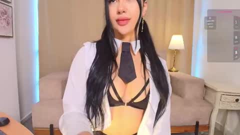 Ari online show from October 2025 12:46:01 PM