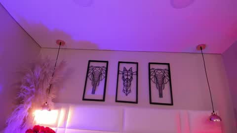 ari_lynn_ online show from November 2025 03:01:01 AM