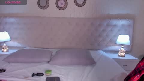 Ari  online show from February 2025 07:53:02 PM