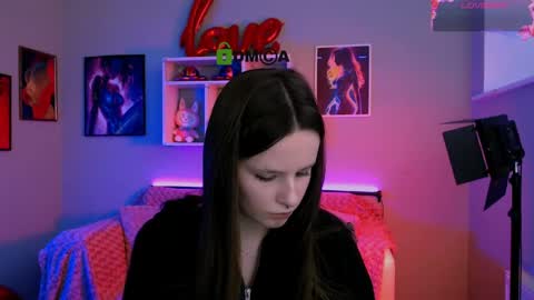 Snapshot of aria_glow chatting on March 2026 10:09:02 AM Aria online show from March 2026 10:09:02 AM