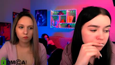 Snapshot of aria_glow chatting on April 2026 10:14:02 PM Aria online show from April 2026 10:14:02 PM