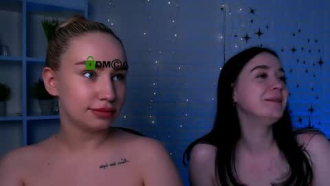 Snapshot of aria_glow chatting on April 2026 07:54:01 PM Aria online show from April 2026 07:54:01 PM