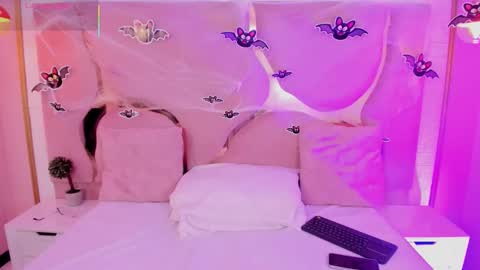 Aria Jones online show from October 2025 01:11:01 PM