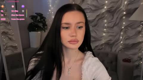 aria_mila online show from February 2026 11:06:02 AM