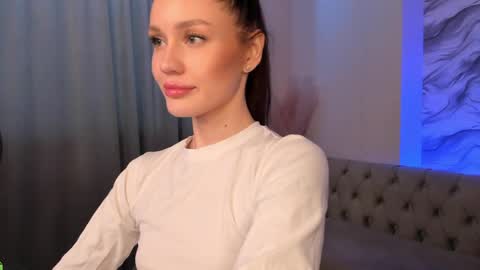 Snapshot of aria_mila chatting on May 2026 05:46:01 AM aria_mila online show from May 2026 05:46:01 AM