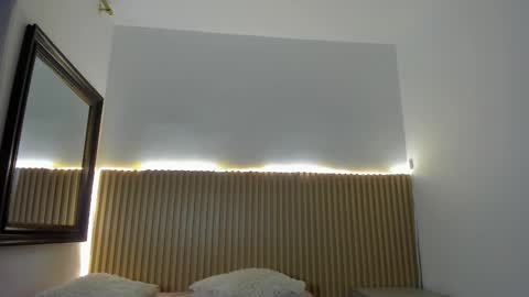 Aria Millers  online show from December 2025 12:01:01 PM