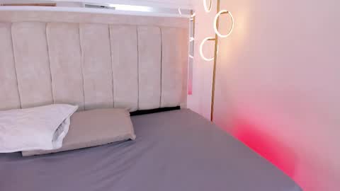 Angelica online show from September 2025 01:03:01 PM