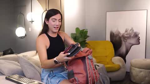 Ariaa online show from February 2026 06:50:01 PM