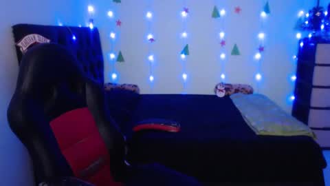 ...Ariana... online show from December 2024 08:07:01 PM