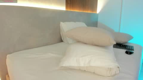 A R I A D N A online show from April 2026 07:03:02 AM