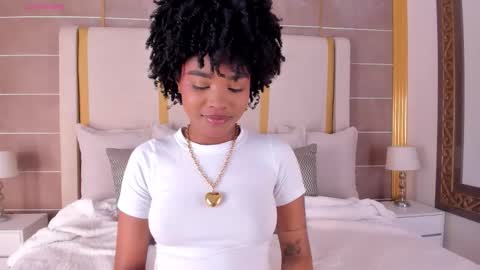 Aria Foster online show from November 2025 12:00:02 AM