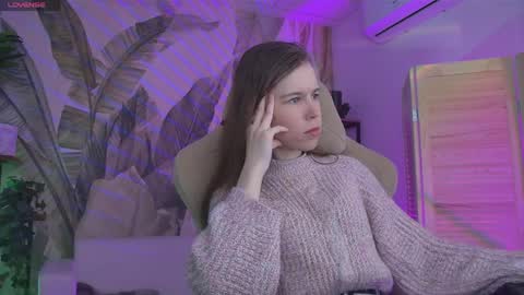 Snapshot of ariagracen chatting on April 2026 08:45:02 AM Aria online show from April 2026 08:45:02 AM