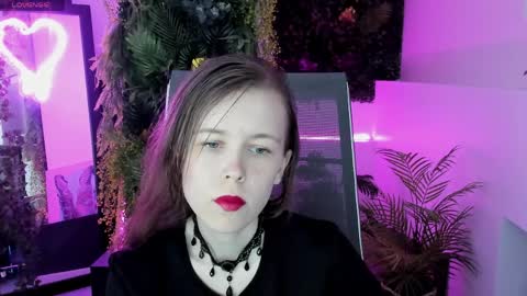 Snapshot of ariagracen chatting on April 2026 08:33:02 AM Aria online show from April 2026 08:33:02 AM