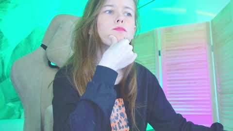 Snapshot of ariagracen chatting on April 2026 11:32:01 AM Aria online show from April 2026 11:32:01 AM