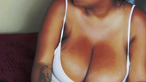 Snapshot of ariagreeenn chatting on July 2026 05:57:01 AM AriaGreeenn online show from July 2026 05:57:01 AM