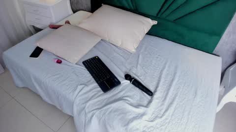 ARIANA online show from January 2025 02:42:01 PM