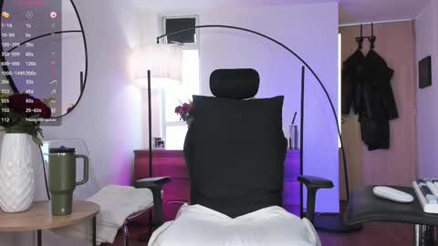 DaniAri - dimension X at night NY time online show from February 2026 02:42:02 PM