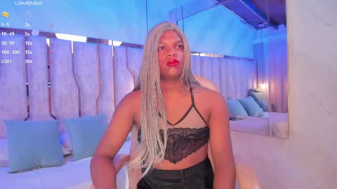 ariana_grande233 online show from April 2026 11:44:02 AM