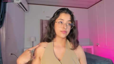 Snapshot of ariana_pierce chatting on December 2024 08:05:01 PM Ariana online show from December 2024 08:05:01 PM