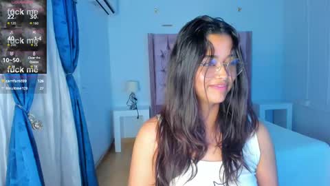 Snapshot of ariana_pierce chatting on December 2024 10:30:02 PM Ariana online show from December 2024 10:30:02 PM