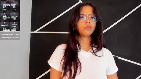 Snapshot of ariana_pierce chatting on January 2025 08:09:01 AM Ariana online show from January 2025 08:09:01 AM