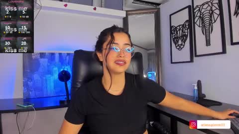 Snapshot of ariana_pierce chatting on February 2025 05:34:01 AM Ariana online show from February 2025 05:34:01 AM