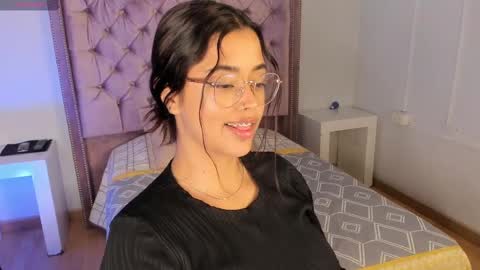 Snapshot of ariana_pierce chatting on February 2025 05:04:02 AM Ariana online show from February 2025 05:04:02 AM