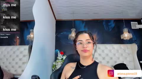 Snapshot of ariana_pierce chatting on March 2025 09:51:02 AM Ariana online show from March 2025 09:51:02 AM