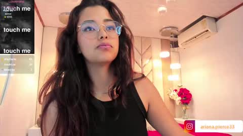 Snapshot of ariana_pierce chatting on March 2025 08:04:02 AM Ariana online show from March 2025 08:04:02 AM