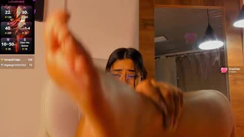 Snapshot of ariana_pierce chatting on September 2025 03:44:01 PM Ariana online show from September 2025 03:44:01 PM