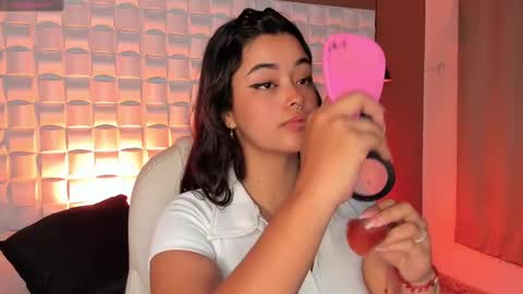 Snapshot of ariana_pierce chatting on September 2025 01:33:01 PM Ariana online show from September 2025 01:33:01 PM