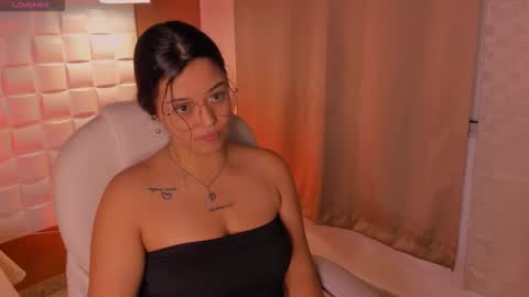 Snapshot of ariana_pierce chatting on September 2025 02:08:01 PM Ariana online show from September 2025 02:08:01 PM