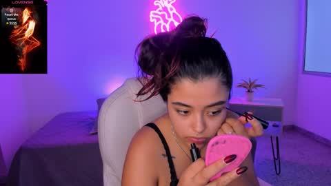 Snapshot of ariana_pierce chatting on November 2025 12:26:01 PM Ariana online show from November 2025 12:26:01 PM