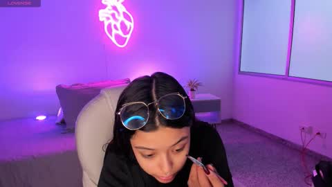 Snapshot of ariana_pierce chatting on November 2025 12:23:02 PM Ariana online show from November 2025 12:23:02 PM