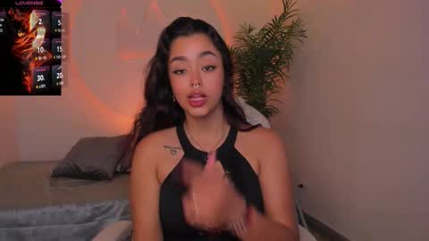 Snapshot of ariana_pierce chatting on November 2025 02:15:02 AM Ariana online show from November 2025 02:15:02 AM