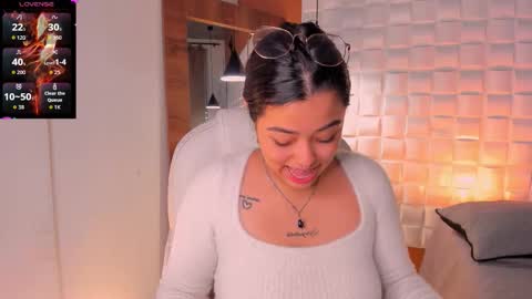 Snapshot of ariana_pierce chatting on December 2025 01:39:01 PM Ariana online show from December 2025 01:39:01 PM