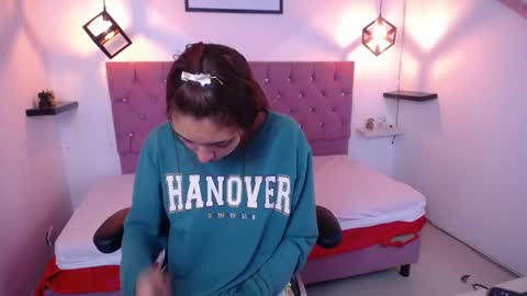 Snapshot of ariana_toro chatting on September 2025 02:29:02 PM ariana_toro online show from September 2025 02:29:02 PM