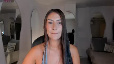 Snapshot of arianadumont chatting on June 2026 11:04:02 AM Ariana Dumont online show from June 2026 11:04:02 AM