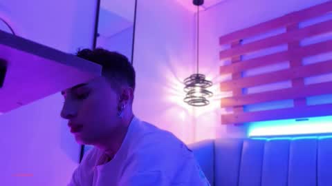 Ari  online show from October 2025 12:50:01 PM