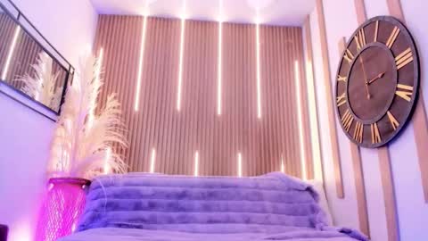 Ari  online show from December 2025 07:53:02 PM