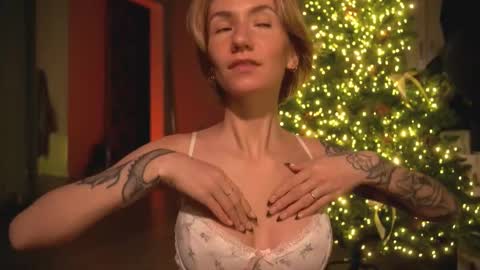 Olivka online show from December 2024 05:58:01 AM