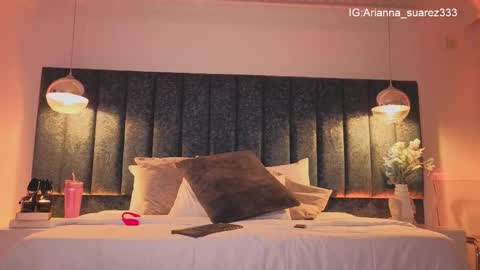 Arianna online show from November 2025 07:58:01 PM