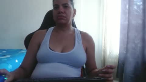 ariannaloovel online show from October 2025 05:11:02 PM