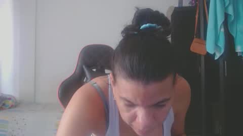 ariannaloovel online show from April 2026 05:07:02 PM