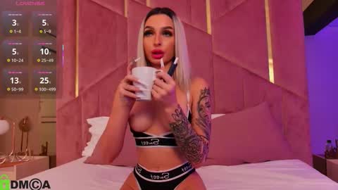 Arianna online show from October 2025 06:41:02 PM