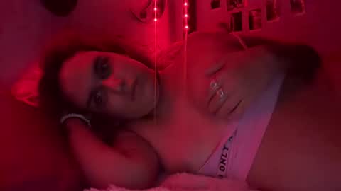 Snapshot of ariawestlove chatting on October 2025 08:16:02 AM Aria online show from October 2025 08:16:02 AM