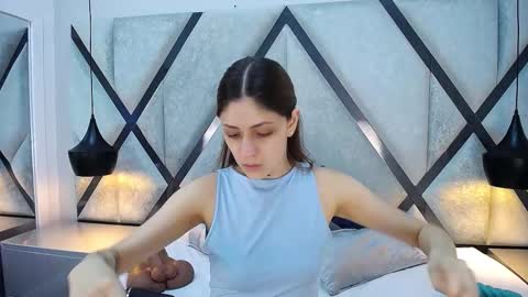 ariawillss online show from November 2025 12:27:01 PM