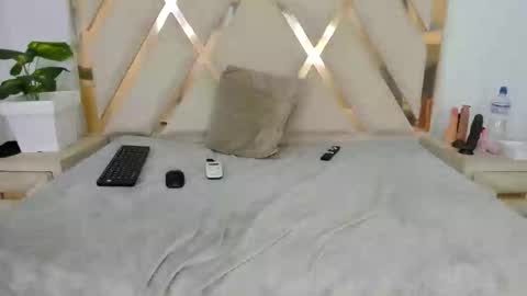 arielasm online show from March 2026 12:24:02 PM