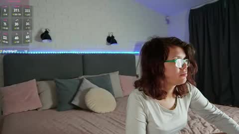 Snapshot of ariell_mini chatting on May 2026 06:21:02 AM Ariell Mini online show from May 2026 06:21:02 AM