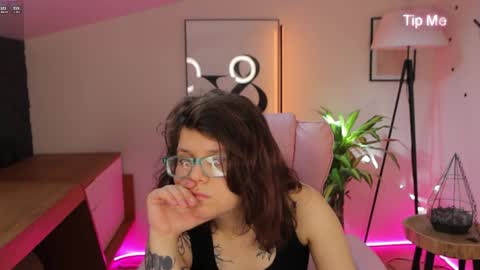 Snapshot of ariell_mini chatting on June 2026 05:42:01 AM Ariell Mini online show from June 2026 05:42:01 AM